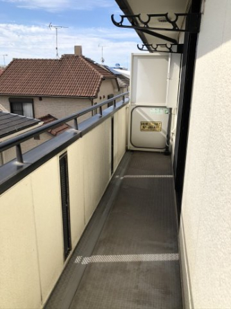 お洗濯にも便利なバルコニー付き