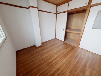 【寝室】