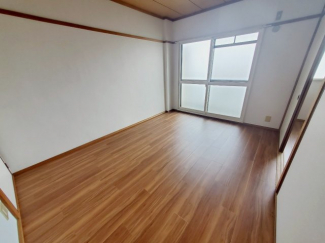 【寝室】