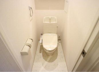 ゆったりとした空間のトイレです