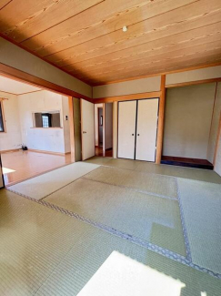 １階和室約８．６帖