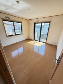 ２階洋室約８．６帖