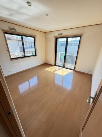２階洋室約８．６帖