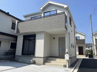 Ｂ号棟　全棟１階窓にはシャッター付き♪　台風や災害だけでなく