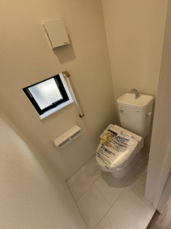 Ｃ号棟　換気用に換気扇はもちろん、窓も着いているので常に快適