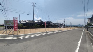 前面道路を含む現地の様子（着工前）