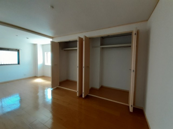 こちらの居間で趣味の時間をお楽しみください