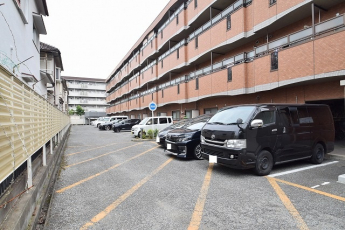 駐車場に車を止められます