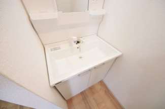 コンパクトで使いやすい洗面所