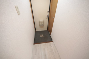 毎日通る玄関はこちらです