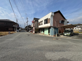 前面道路含む現地写真です
