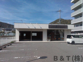落ち着いた雰囲気の外観です