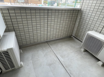 陽当たり良好なバルコニーです