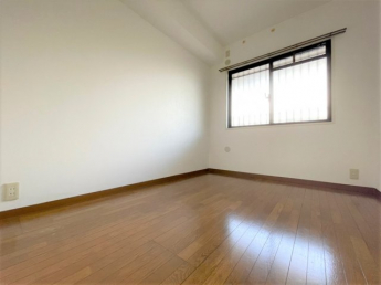 【寝室】