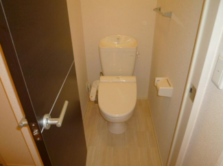 ゆったりとした空間のトイレです