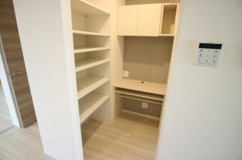 独立洗面化粧台付き