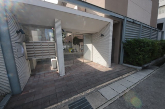 毎日通るエントランスはこのようになっています