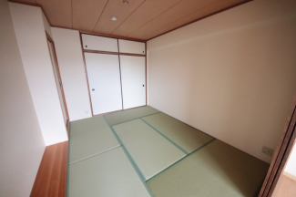 ゆったりとくつろげる和室です