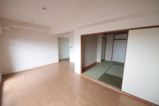 こちらの居間で趣味の時間をお楽しみください