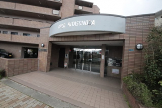 落ち着いたエントランスです