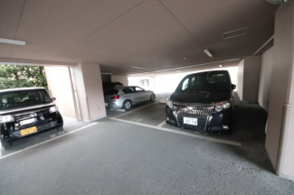 駐車場に車を止められます