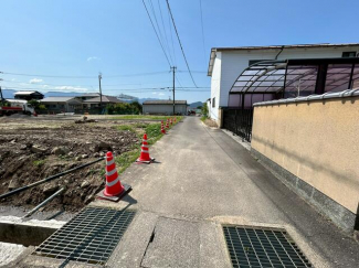 東側通路を北向きに撮影
