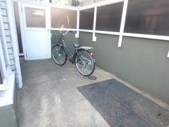 屋根付き駐輪スペースです