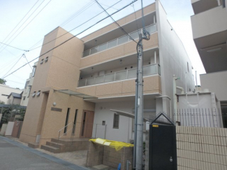 落ち着いた雰囲気の外観です