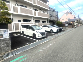 【駐車場】