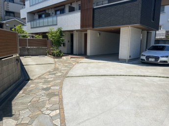【駐車場】