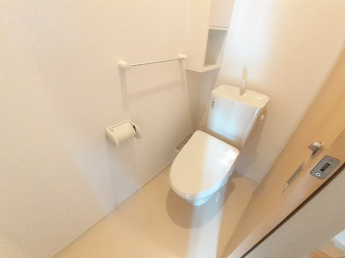 清潔感のあるトイレです
