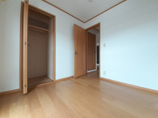 内装は落ち着いています