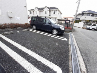 駐車場に車を止められます