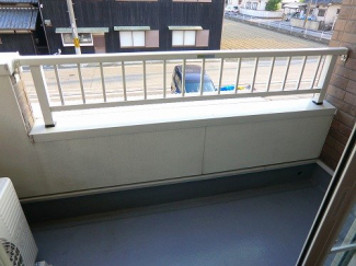 落ち着いた時間を過ごせるバルコニーです