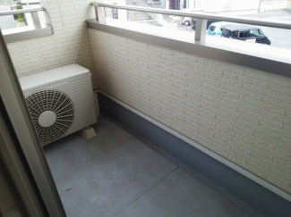 落ち着いた時間を過ごせるバルコニーです