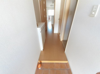毎日通る玄関はこちらです