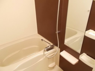 コンパクトで使いやすいお風呂です