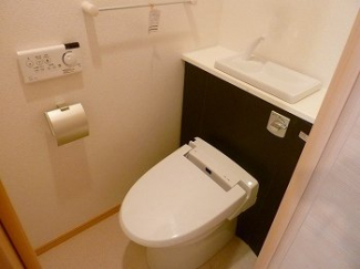 清潔感のあるトイレです
