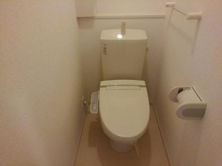 ゆったりとした空間のトイレです