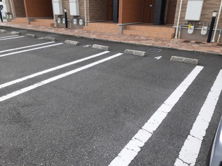 車をお持ちの方に嬉しい駐車場付きの物件です