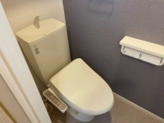ゆったりとした空間のトイレです