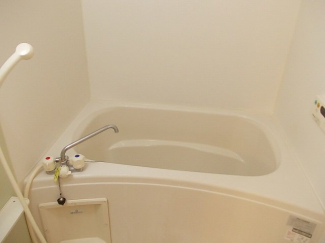 コンパクトで使いやすいお風呂です