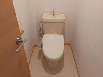 シンプルで使いやすいトイレです