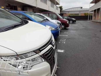 駐車場があるので、車を買う予定の方も安心です