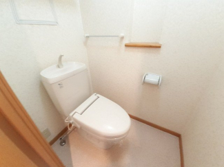 清潔感のあるトイレです