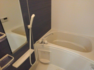 コンパクトで使いやすいお風呂です