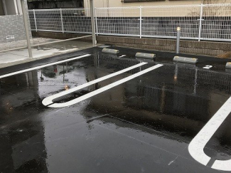 駐車場に車を止められます