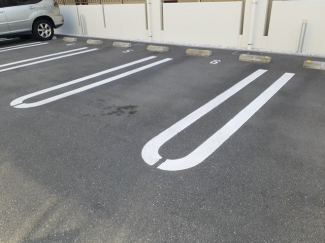 車をお持ちの方に嬉しい駐車場付きの物件です