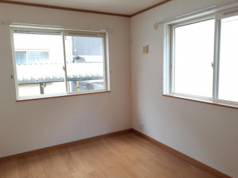 内装は落ち着いています