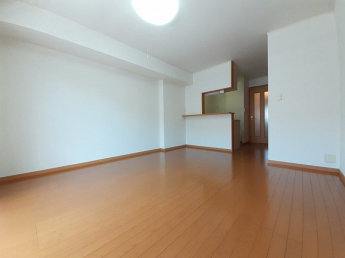 明るい色調の室内です